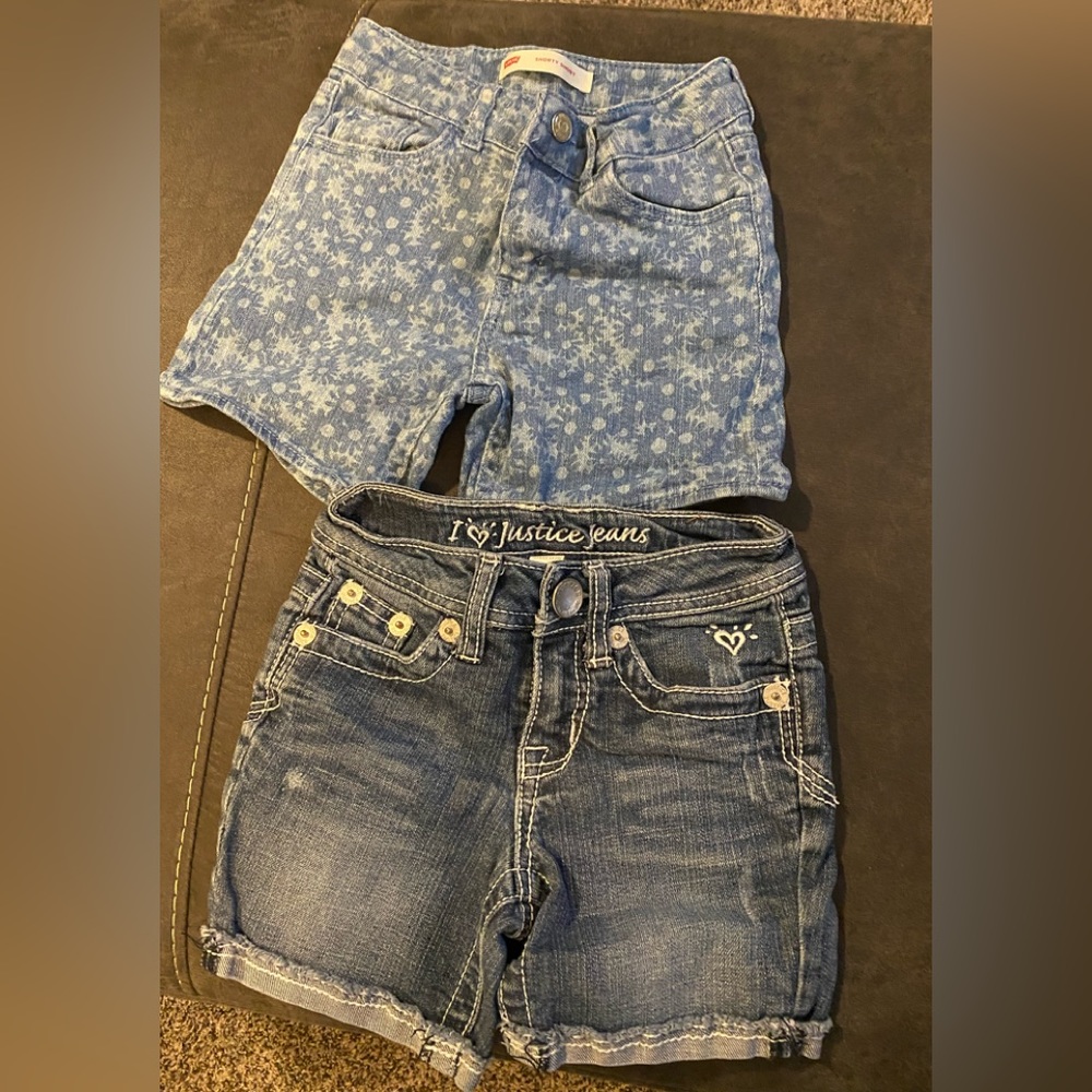 (2) Levi and justice Jean Shorts